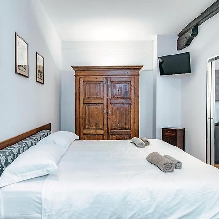 Suite Lo Storico - The House Of Travelers Como Exterior photo