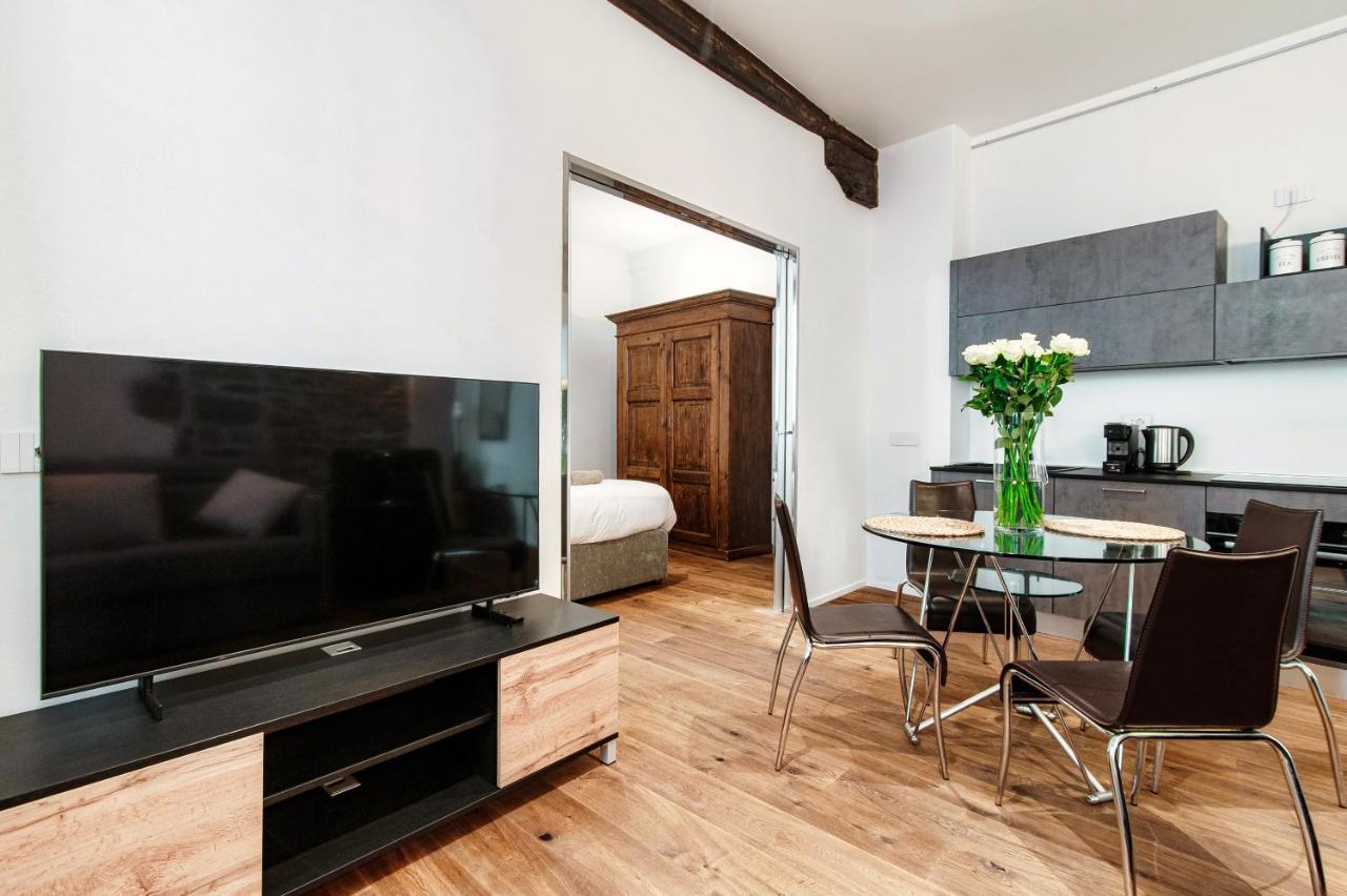 Suite Lo Storico - The House Of Travelers Como Exterior photo